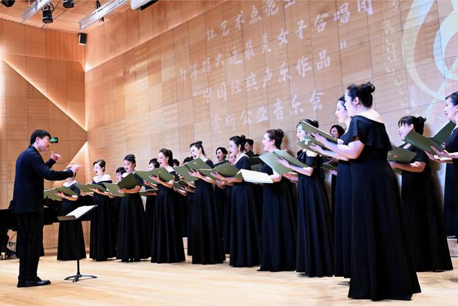 大连举行&ldquo;中国经典声乐作品&rdquo;赏析公益音乐会