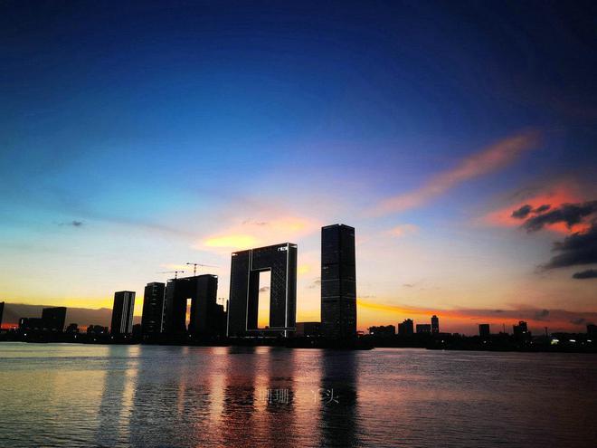 广州小众的江心岛，看浪漫日落和夜景，旁边是烟火夜市，地铁直达