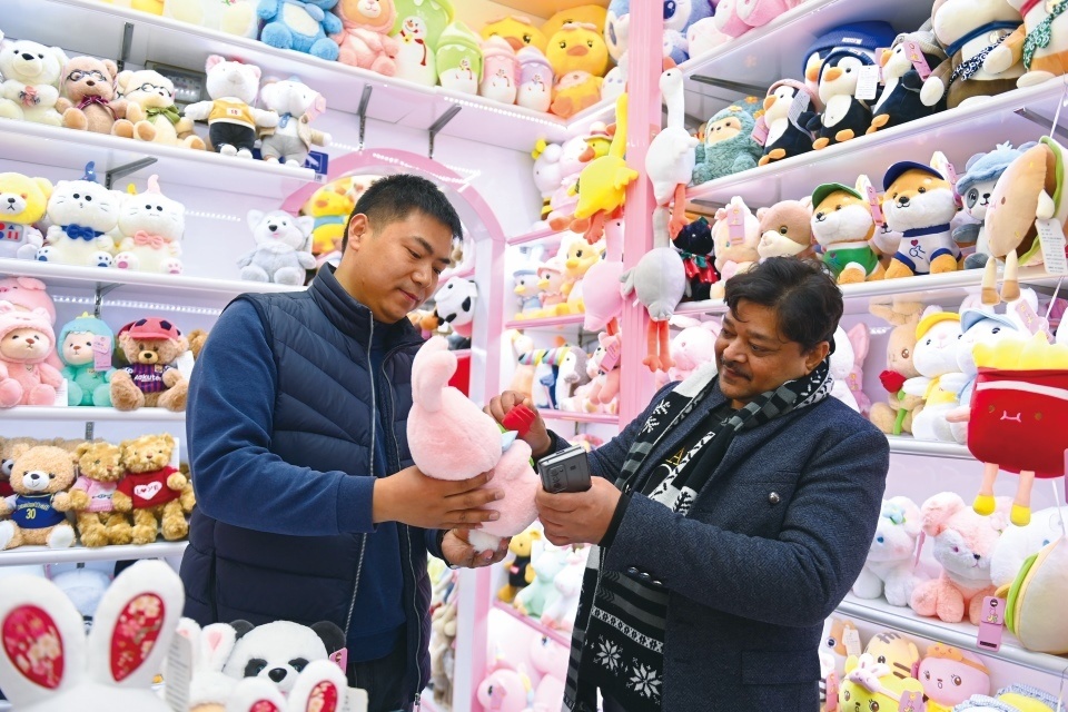 大厂裸辞人，奔赴“宇宙中心”义乌